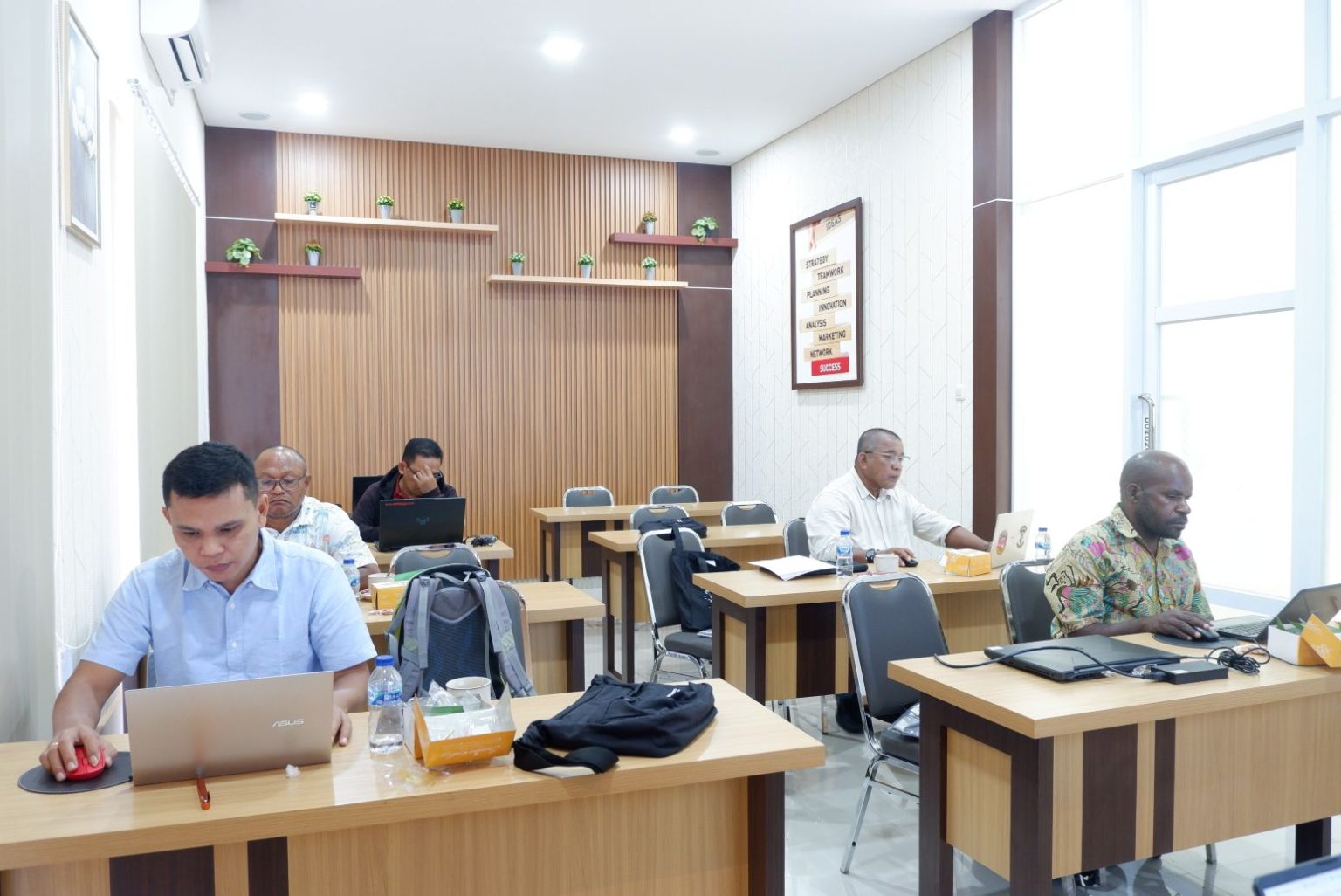 Dinas Kominfo Kabupaten Nduga Ikuti Pelatihan Administrator Web dan Desain Grafis