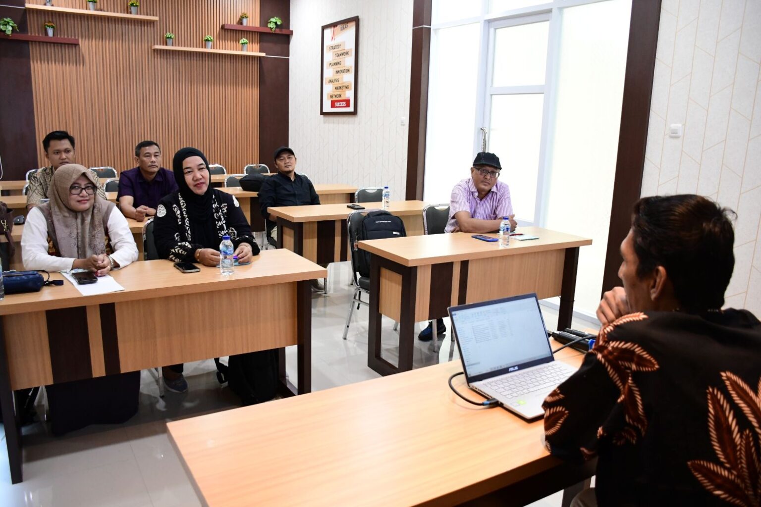 Fakultas Vokasi UM Ikuti Pelatihan Keuangan dan Pengadaan Barang